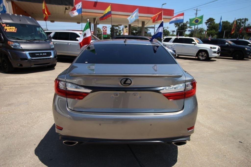 Lexus ES 350 Sedan 2017