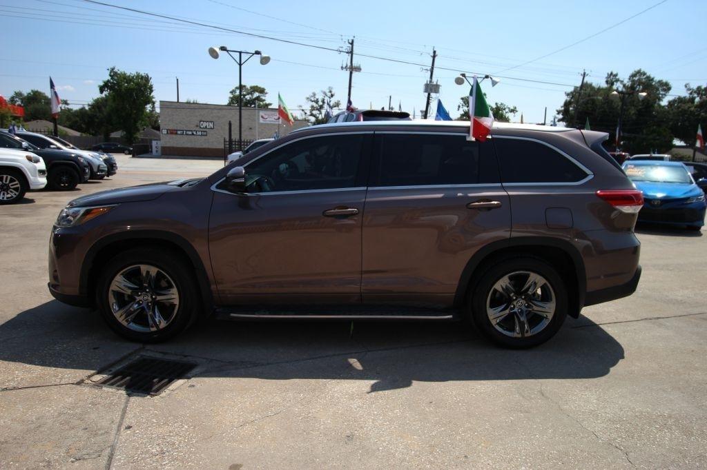 Toyota Highlander Limited FWD V6 2017