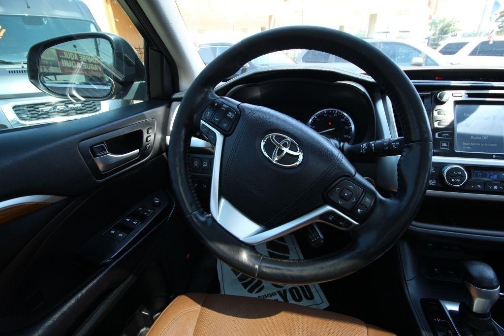 Toyota Highlander Limited FWD V6 2017