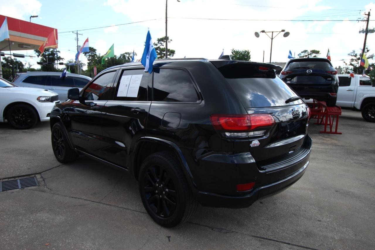 Jeep Grand Cherokee Laredo 2WD 2018