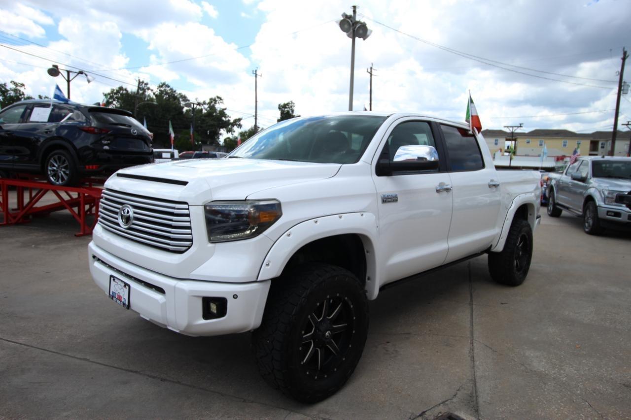Toyota Tundra Platinum CrewMax 5.7L FFV 4WD 2017