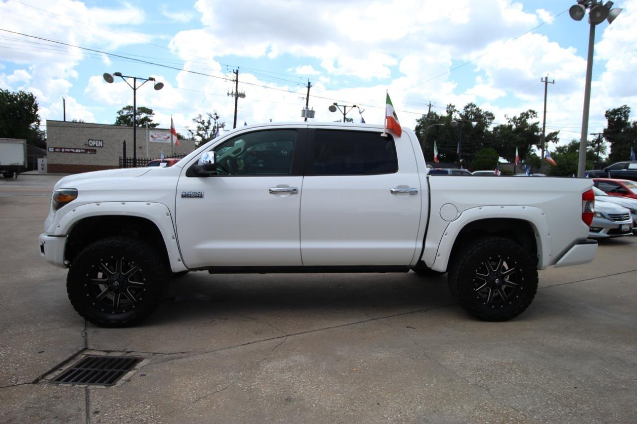 Toyota Tundra Platinum CrewMax 5.7L FFV 4WD 2017