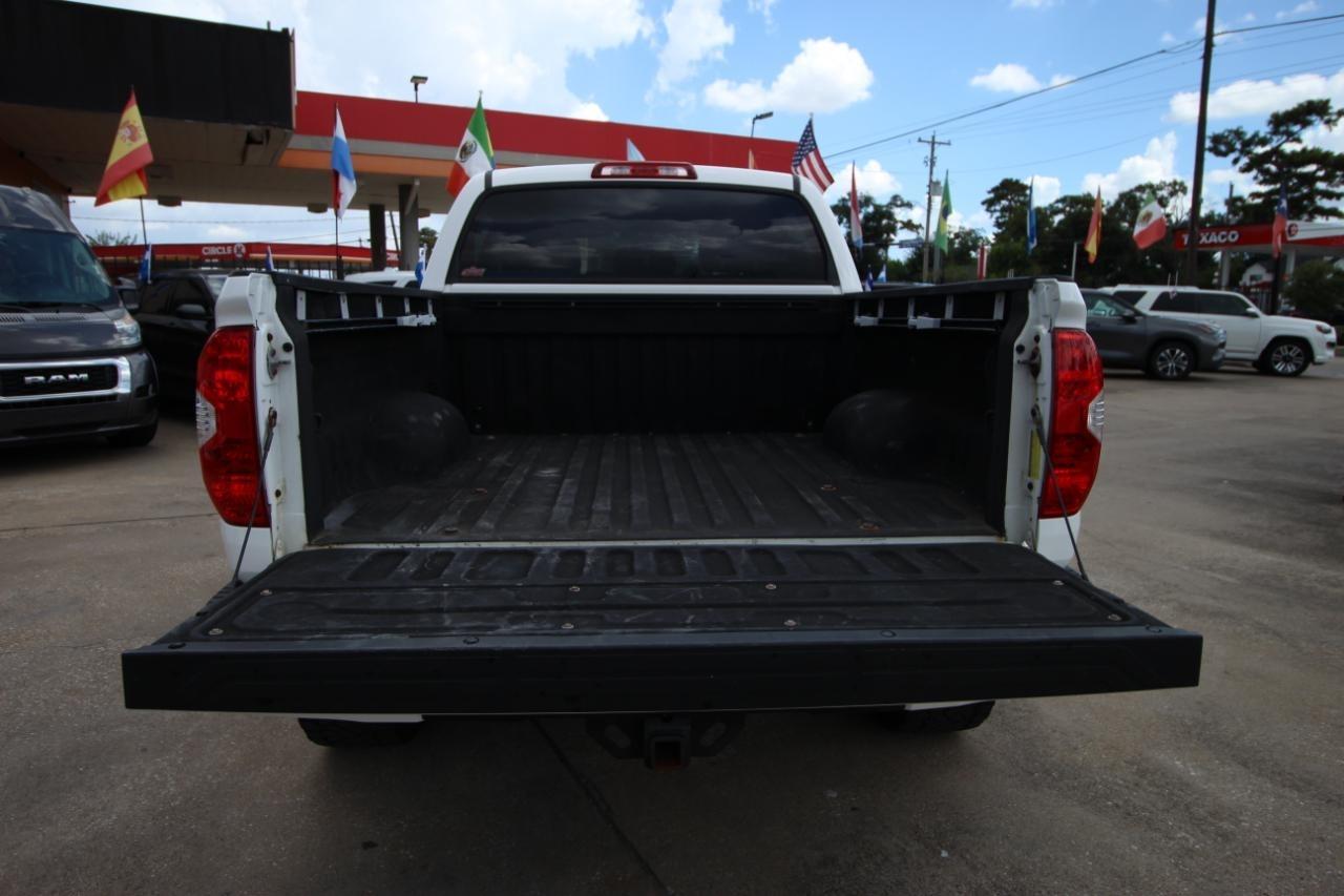Toyota Tundra Platinum CrewMax 5.7L FFV 4WD 2017