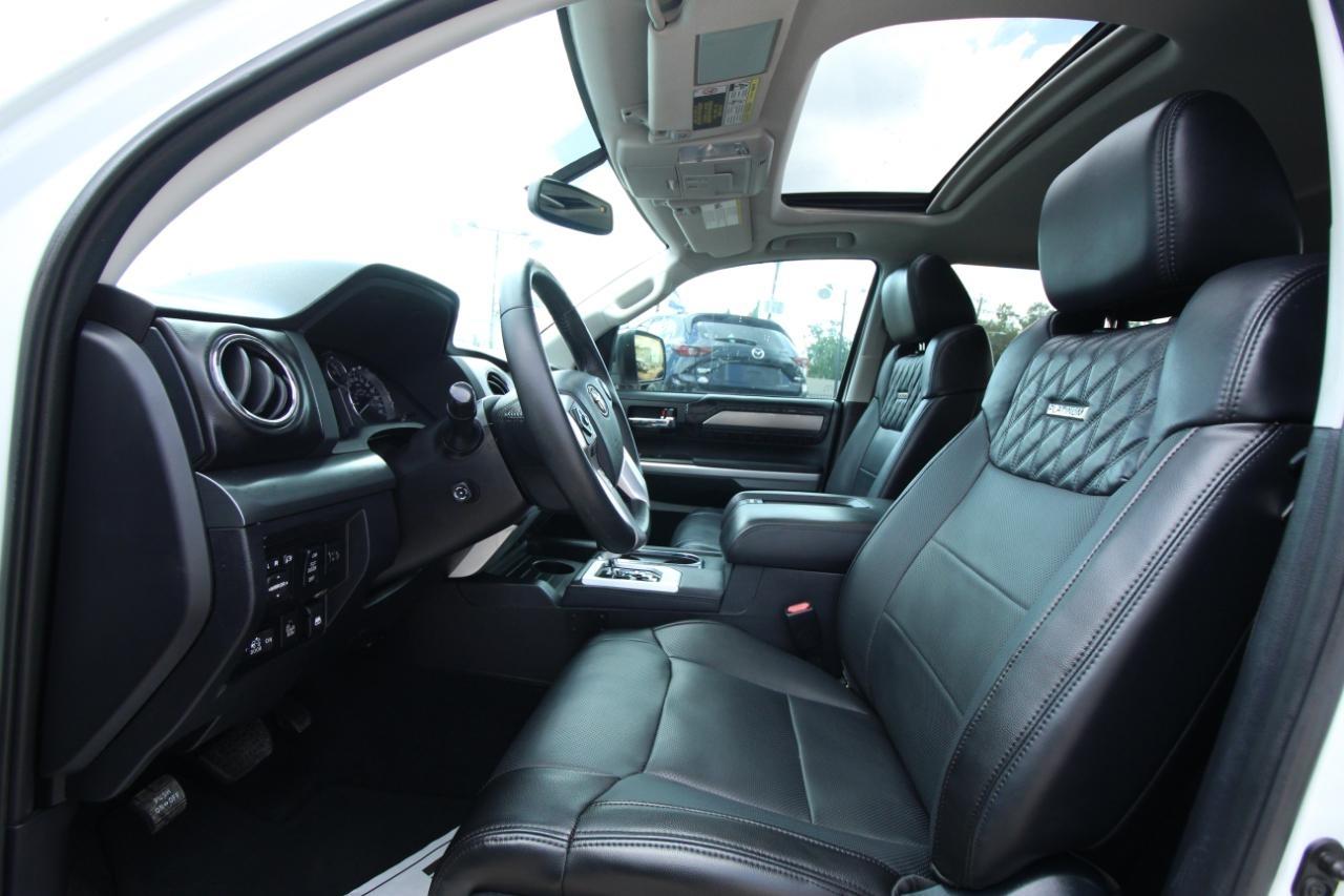 Toyota Tundra Platinum CrewMax 5.7L FFV 4WD 2017