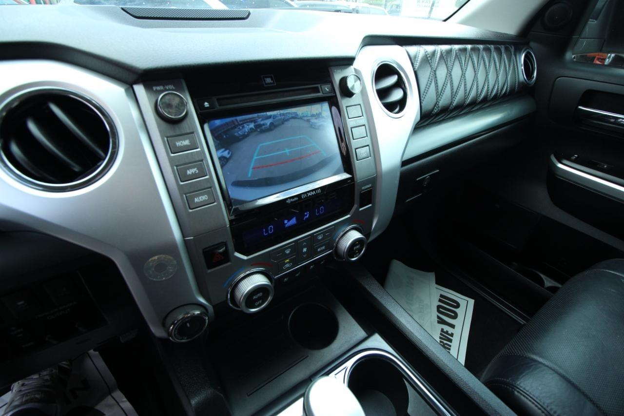 Toyota Tundra Platinum CrewMax 5.7L FFV 4WD 2017