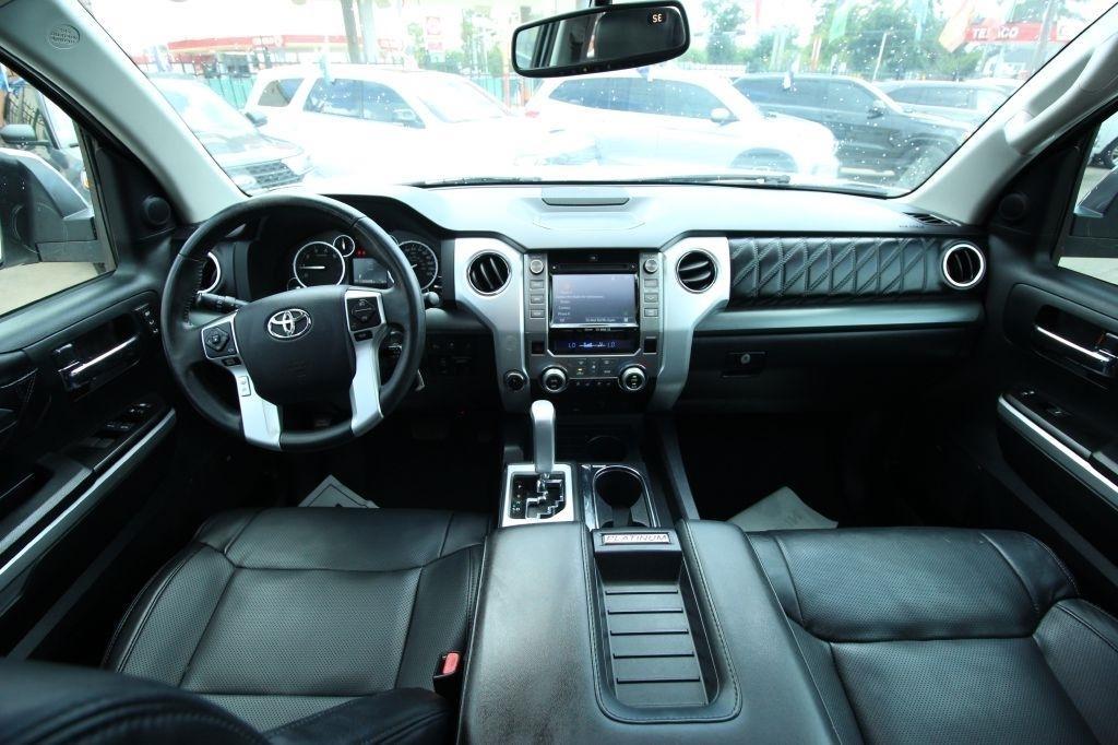 Toyota Tundra Platinum CrewMax 5.7L FFV 4WD 2017