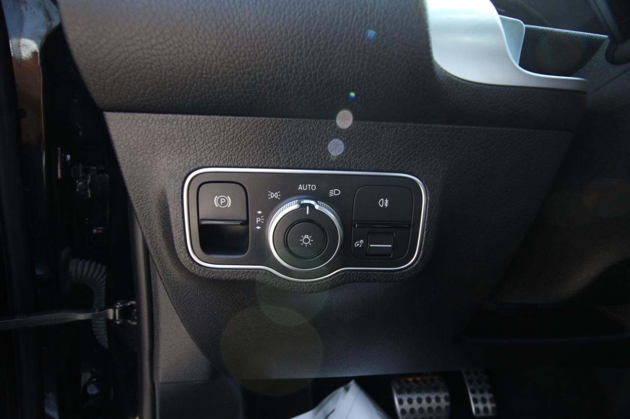 Mercedes-Benz GLB-Class GLB 250 2023