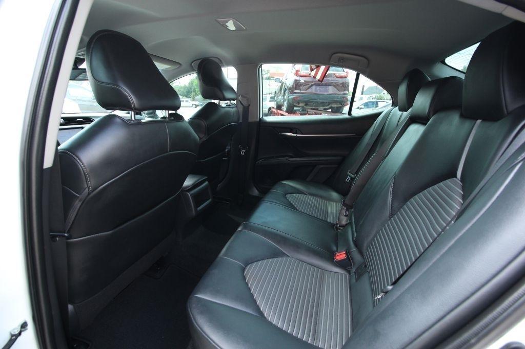 Toyota Camry SE 2020