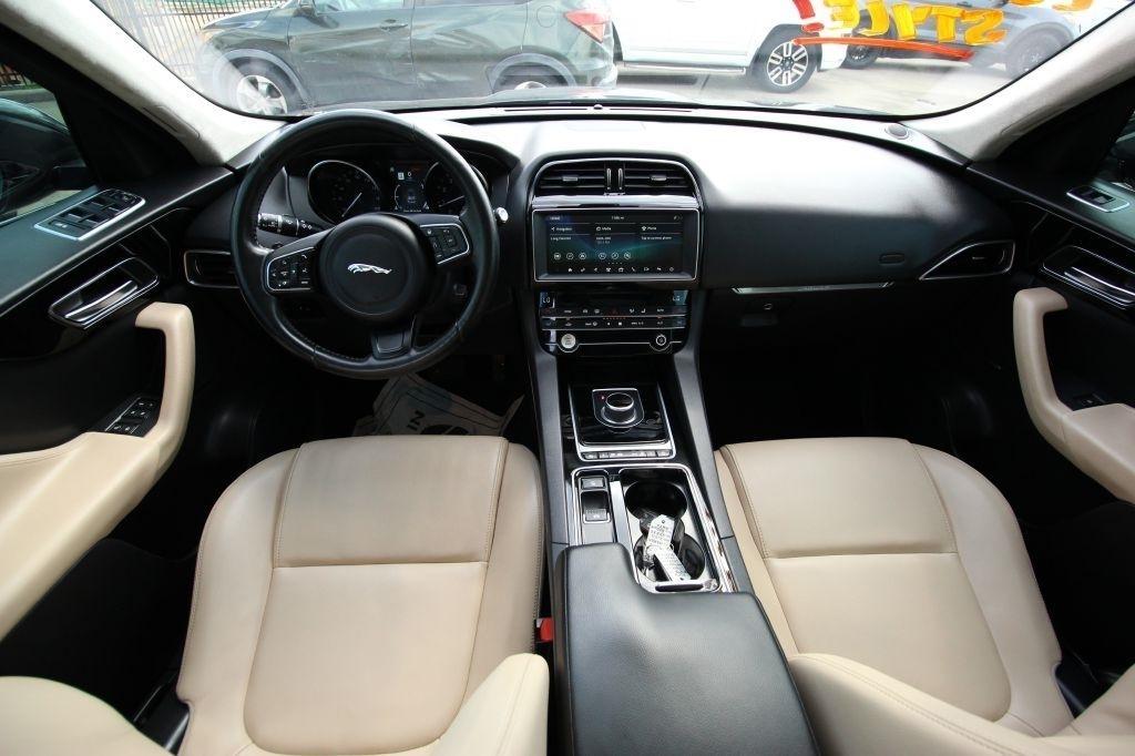 Jaguar F-Pace 25t Premium 2020