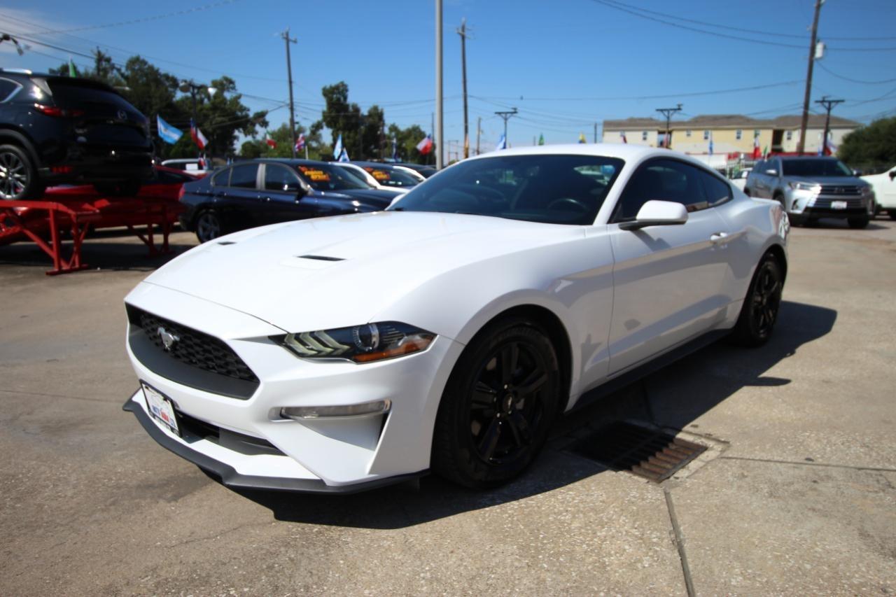 Ford Mustang EcoBoost Coupe 2019