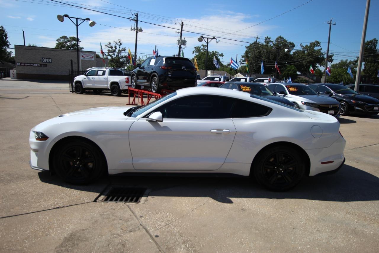 Ford Mustang EcoBoost Coupe 2019