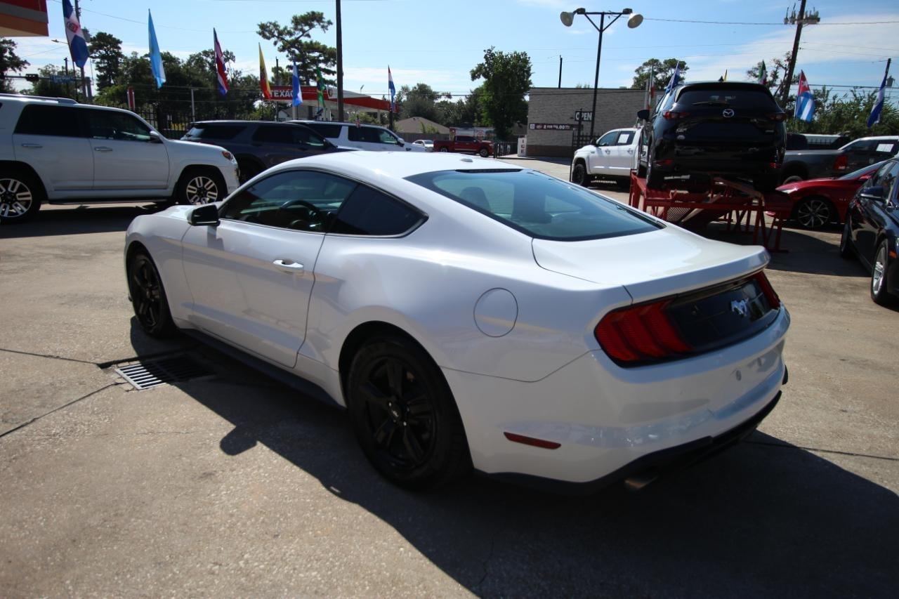 Ford Mustang EcoBoost Coupe 2019