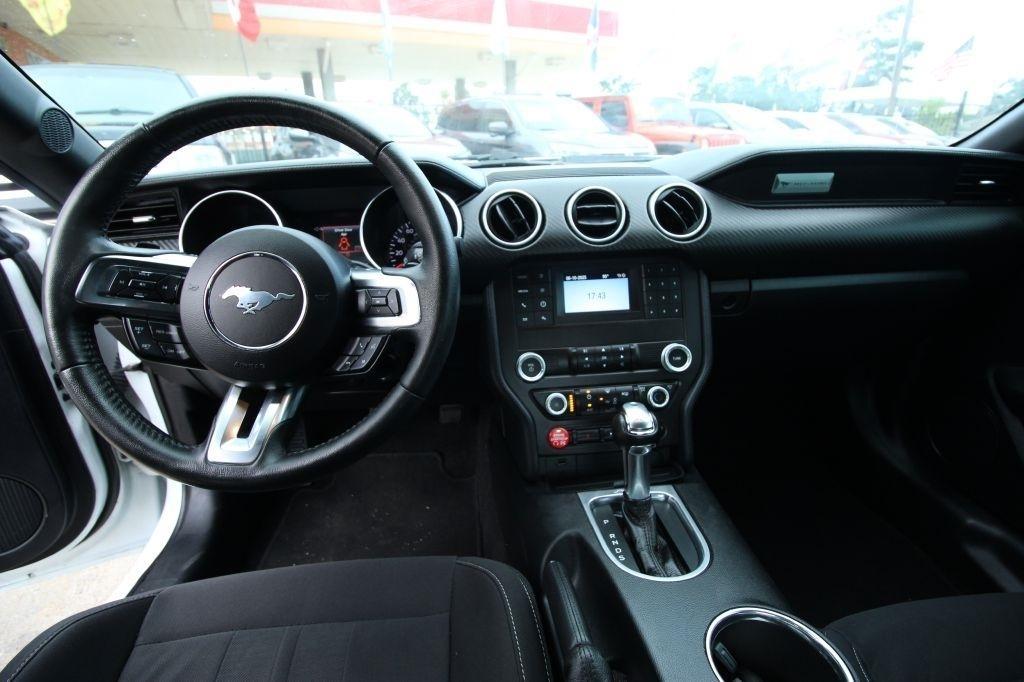 Ford Mustang EcoBoost Coupe 2019