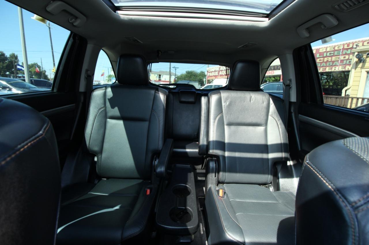 Toyota Highlander Limited FWD V6 2017