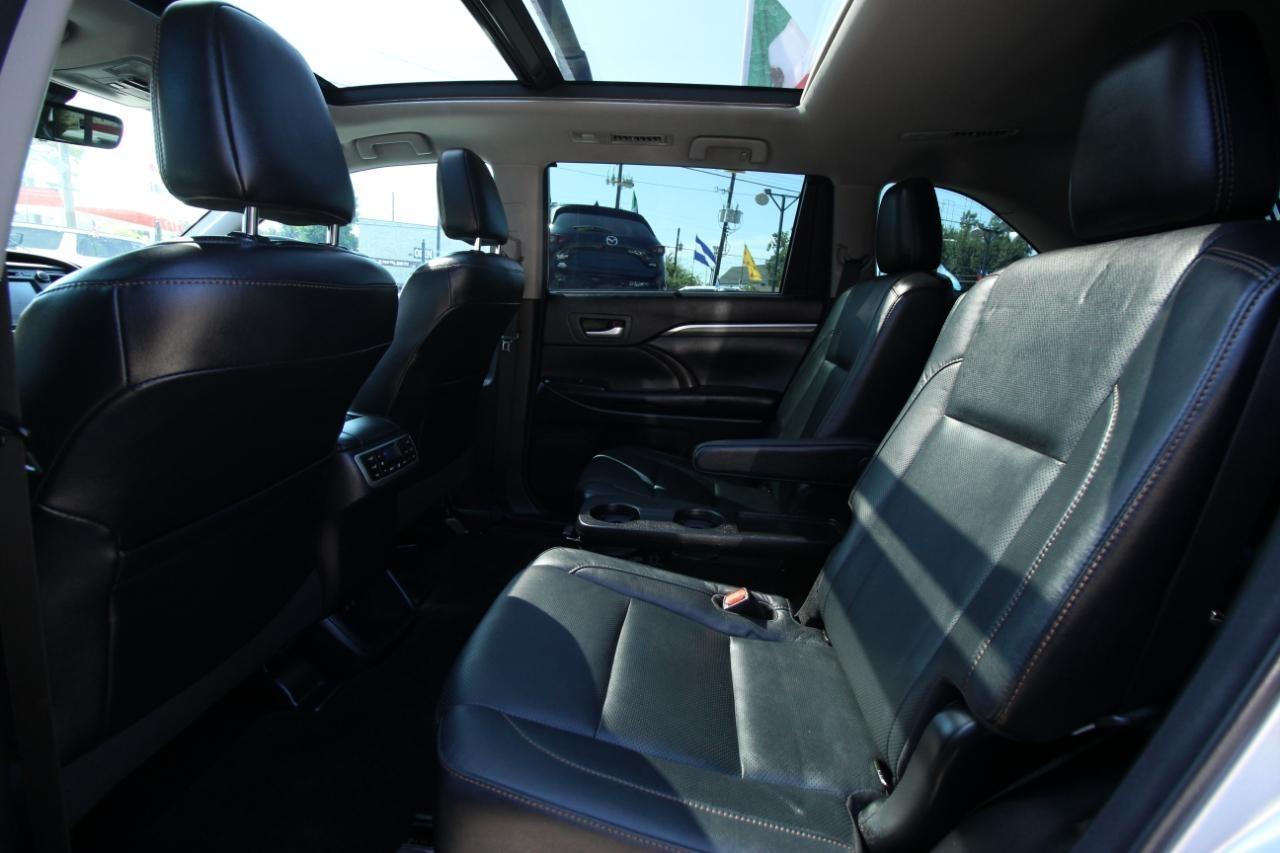 Toyota Highlander Limited FWD V6 2017