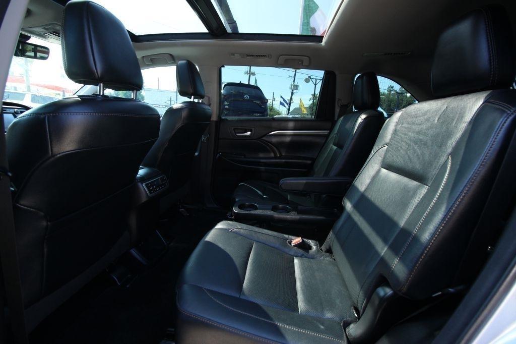 Toyota Highlander Limited FWD V6 2017