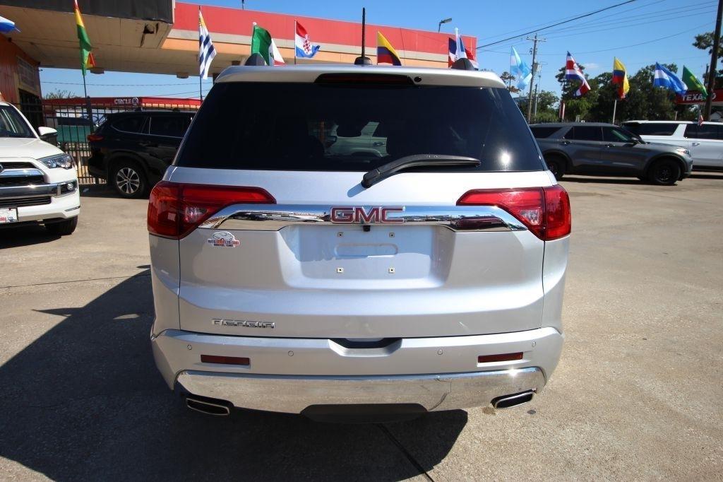 GMC Acadia Denali 2019