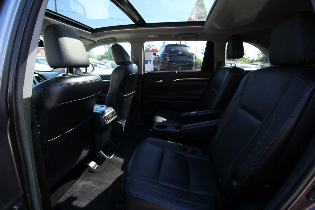 Toyota Highlander Limited AWD V6 2015