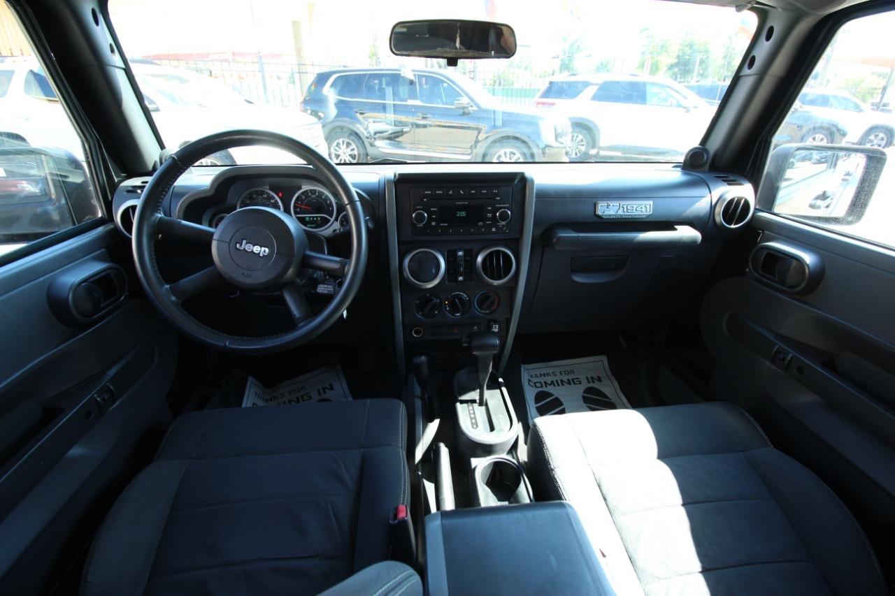Jeep Wrangler Unlimited Sport 4WD 2010