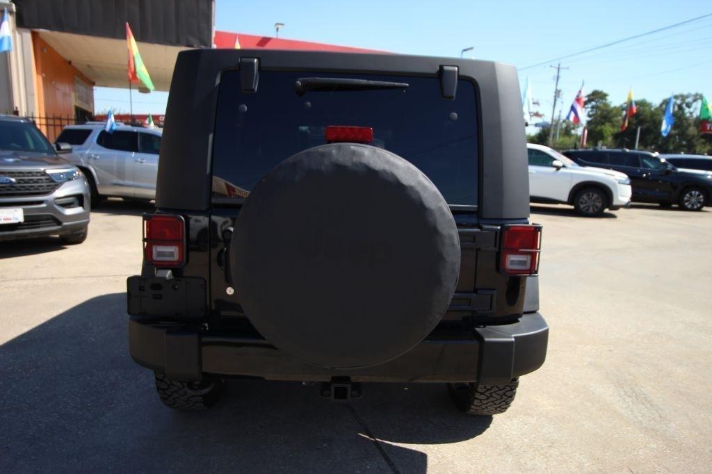 Jeep Wrangler Unlimited Sport 4WD 2010