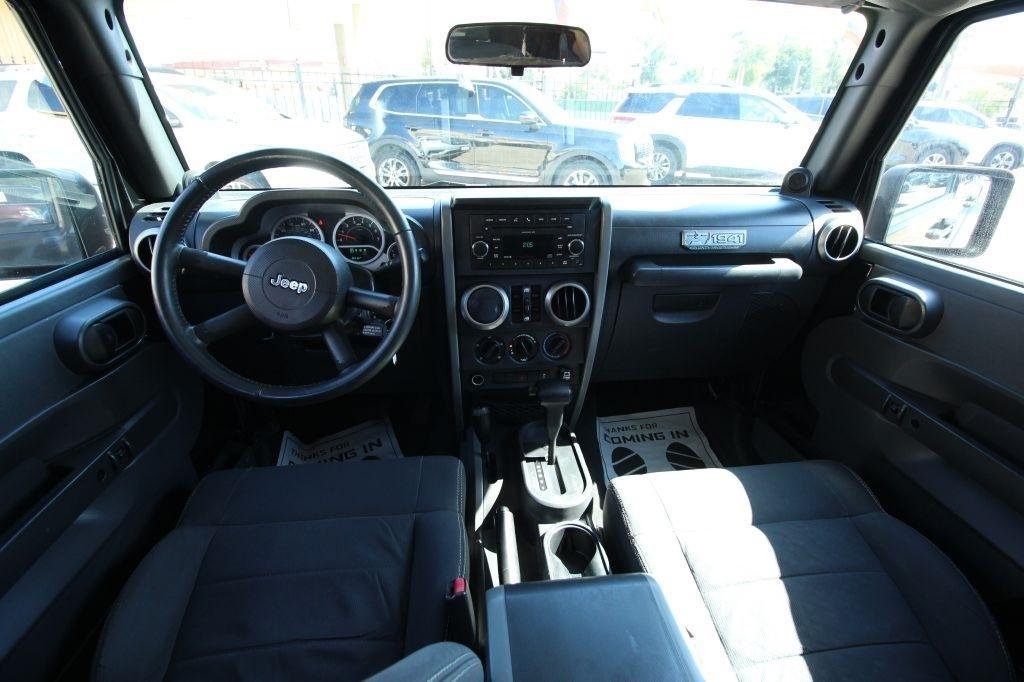 Jeep Wrangler Unlimited Sport 4WD 2010