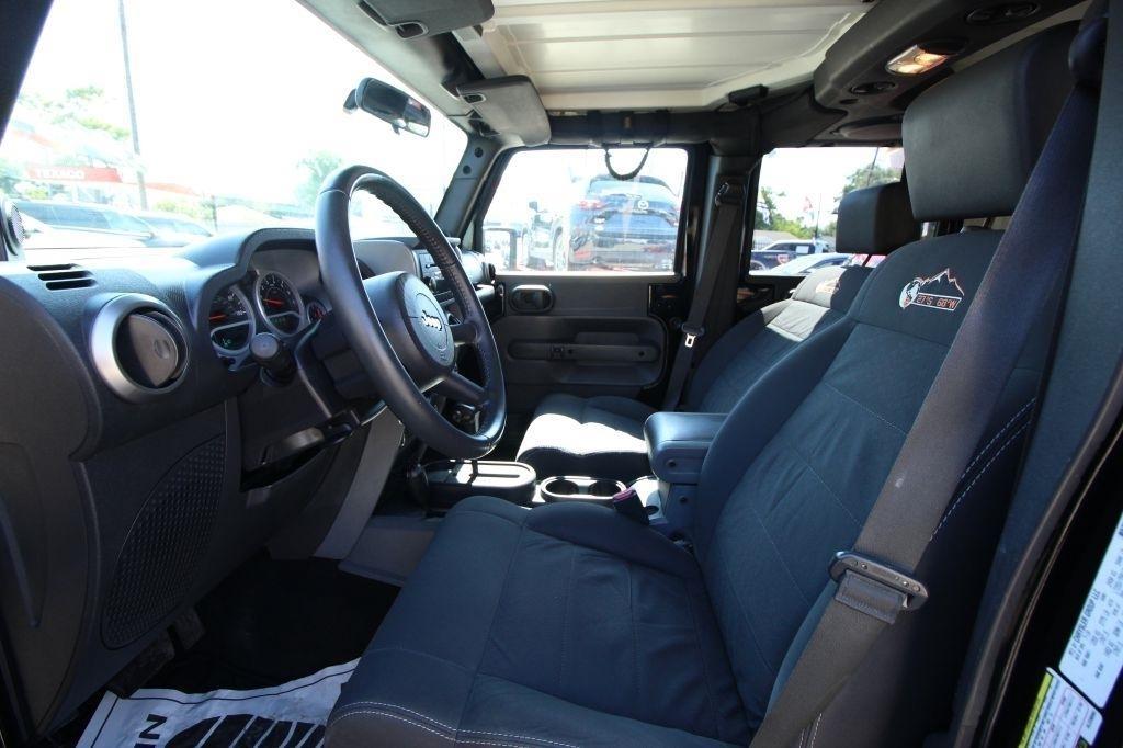 Jeep Wrangler Unlimited Sport 4WD 2010