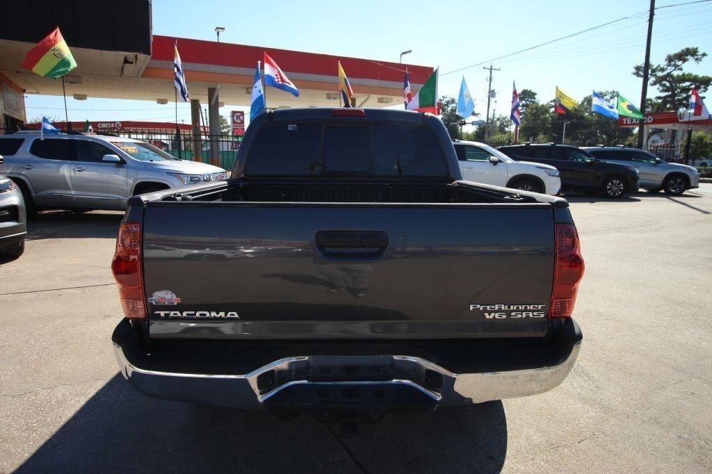 Toyota Tacoma PreRunner Double Cab V6 5AT 2WD 2015