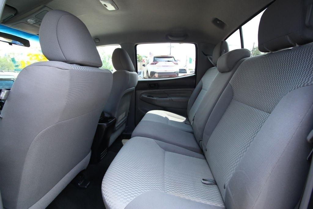 Toyota Tacoma PreRunner Double Cab V6 5AT 2WD 2015