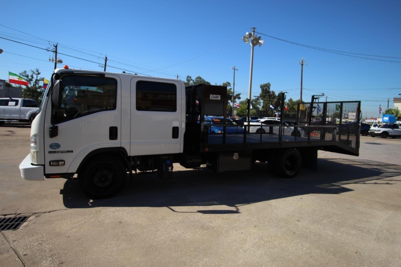 Isuzu NPR  2017
