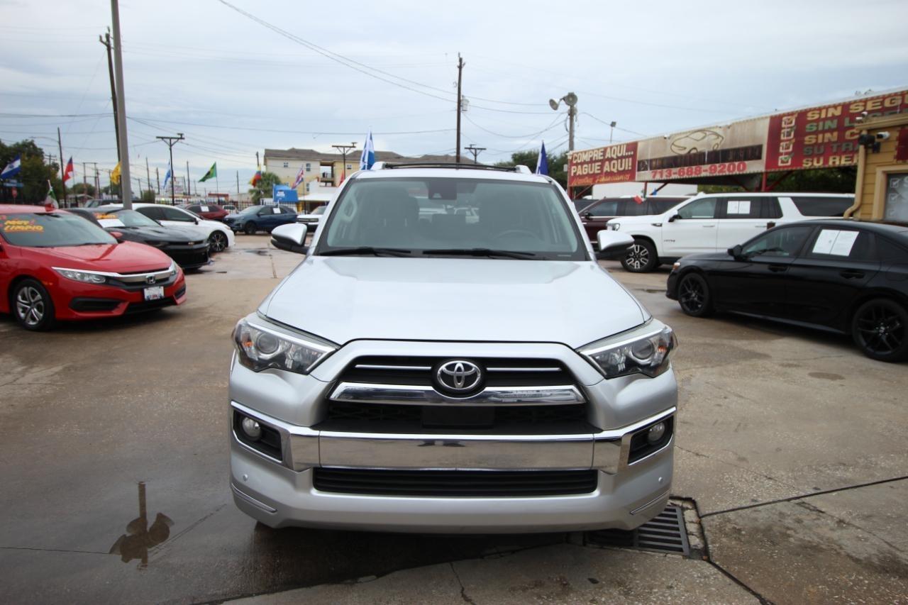 Toyota 4Runner SR5 2WD 2020