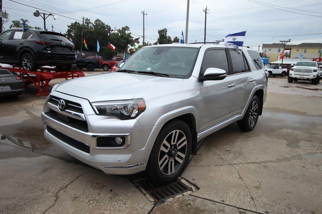 Toyota 4Runner SR5 2WD 2020