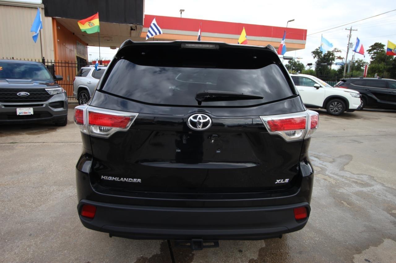 Toyota Highlander XLE FWD V6 2015