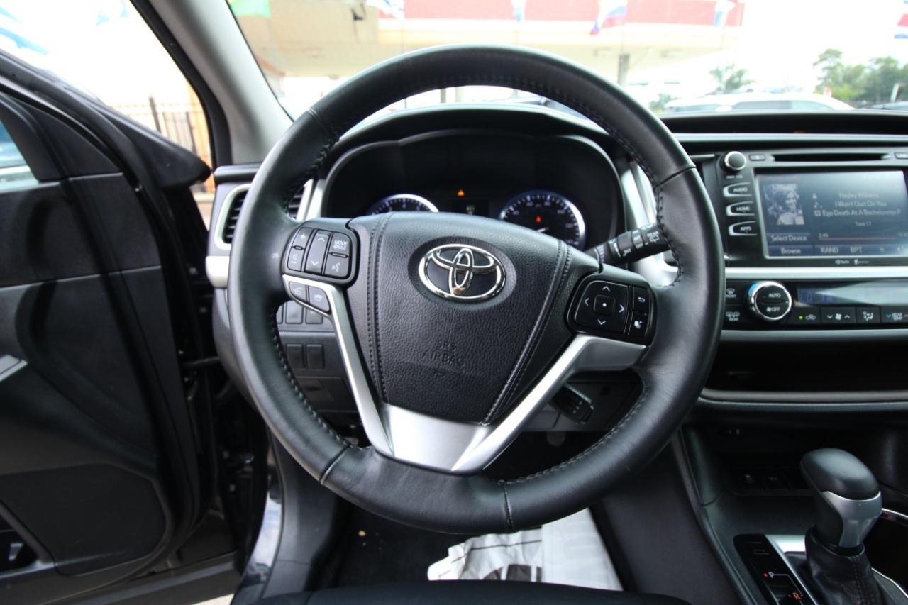 Toyota Highlander XLE FWD V6 2015