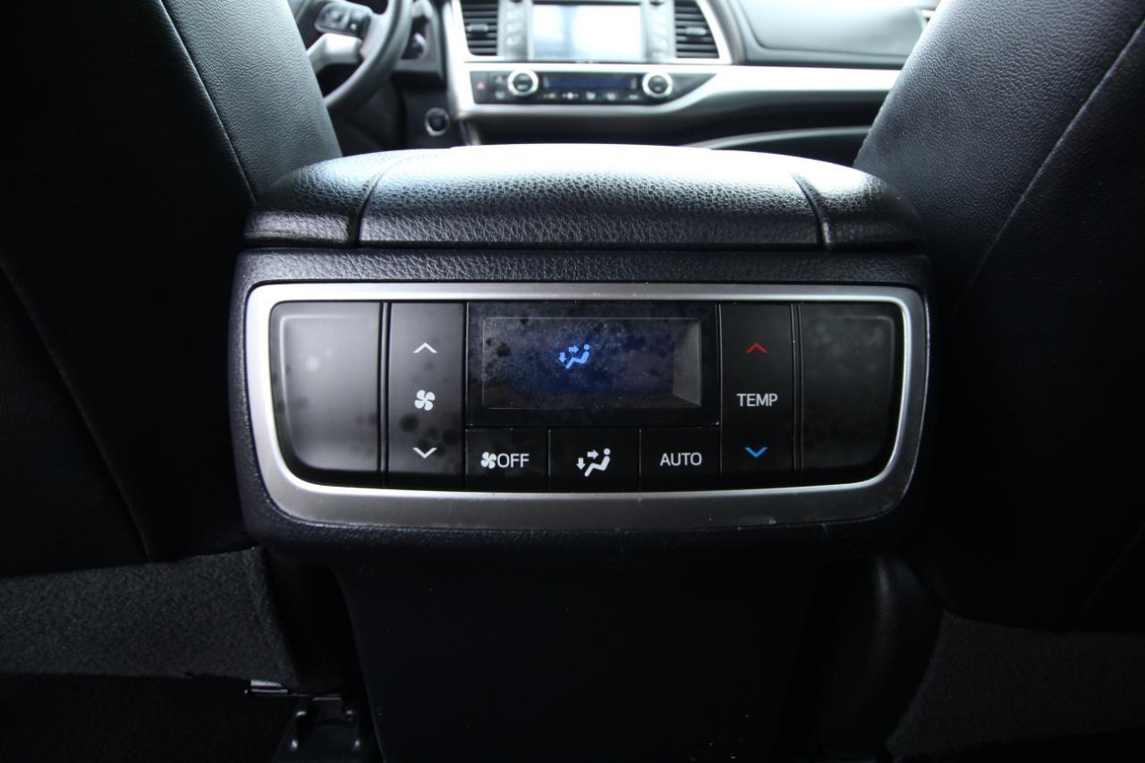Toyota Highlander XLE FWD V6 2015