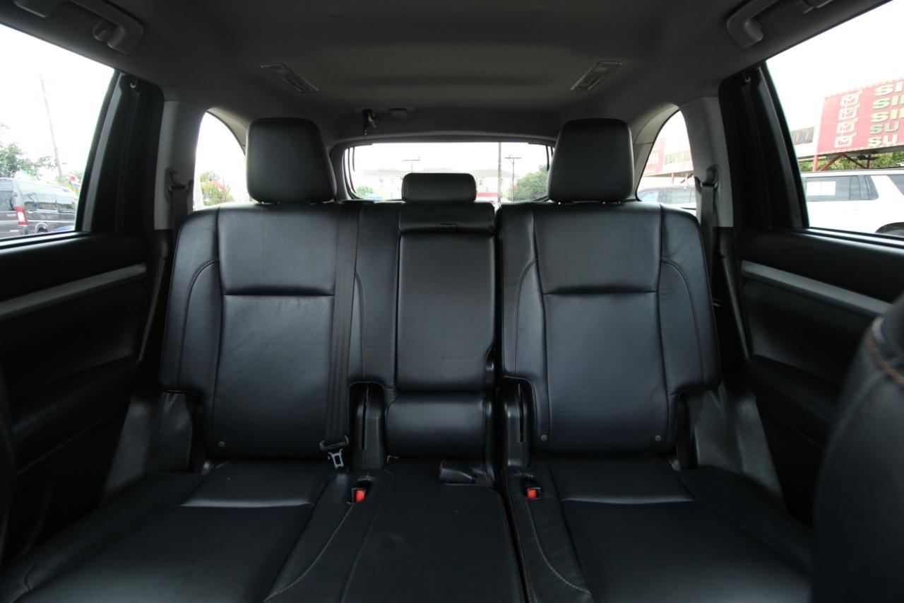 Toyota Highlander XLE FWD V6 2015