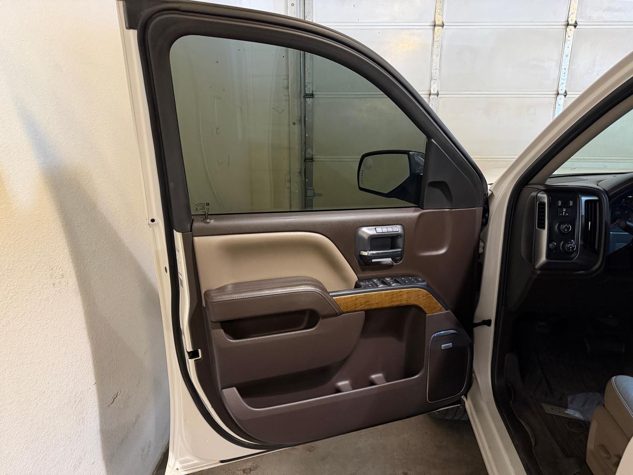 Chevrolet Silverado 1500 LTZ Crew Cab 4WD 2015