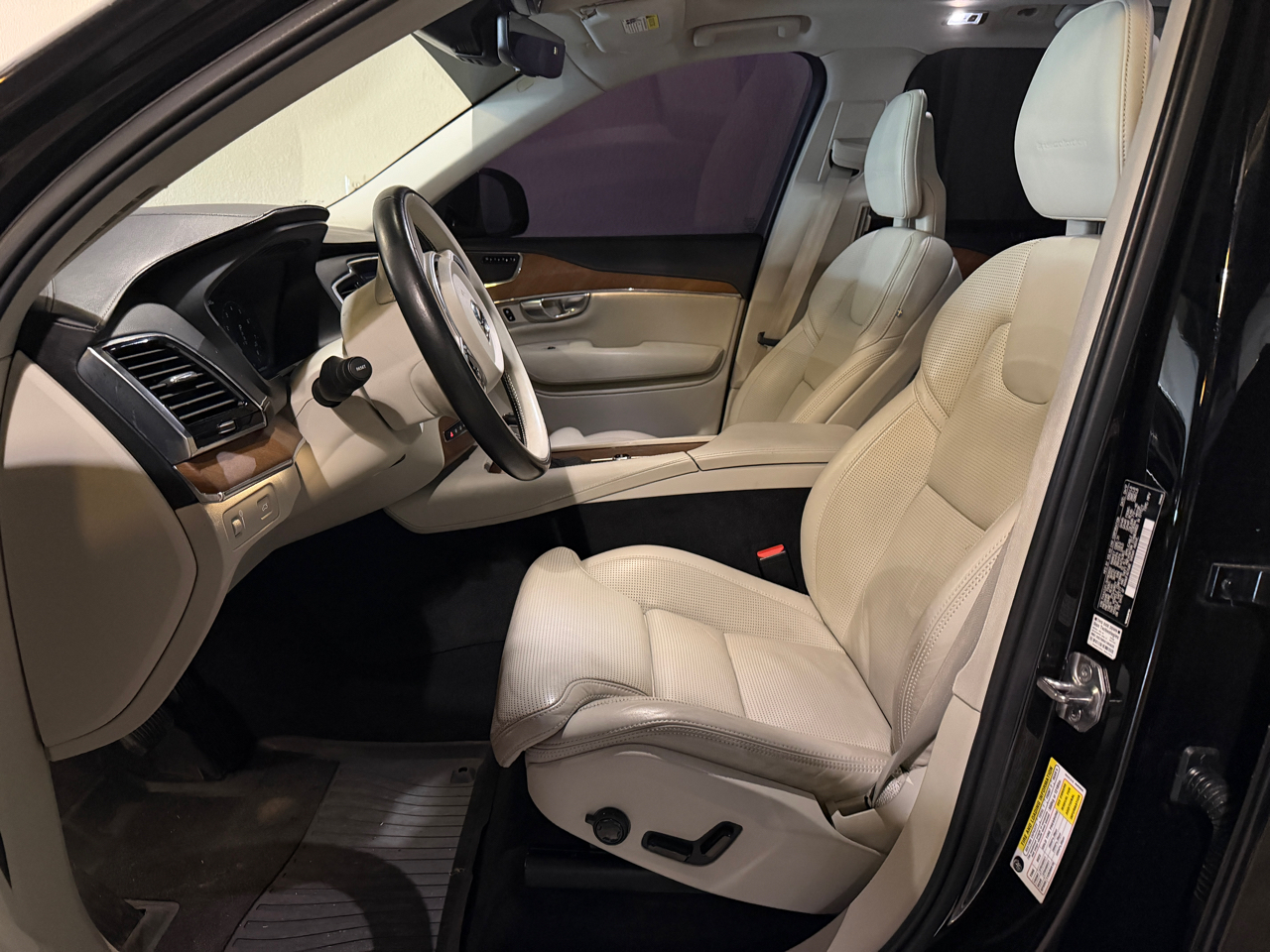 Volvo XC90 T6 Inscription AWD 2017 Volvo XC90 T6 Inscription AWD 2017