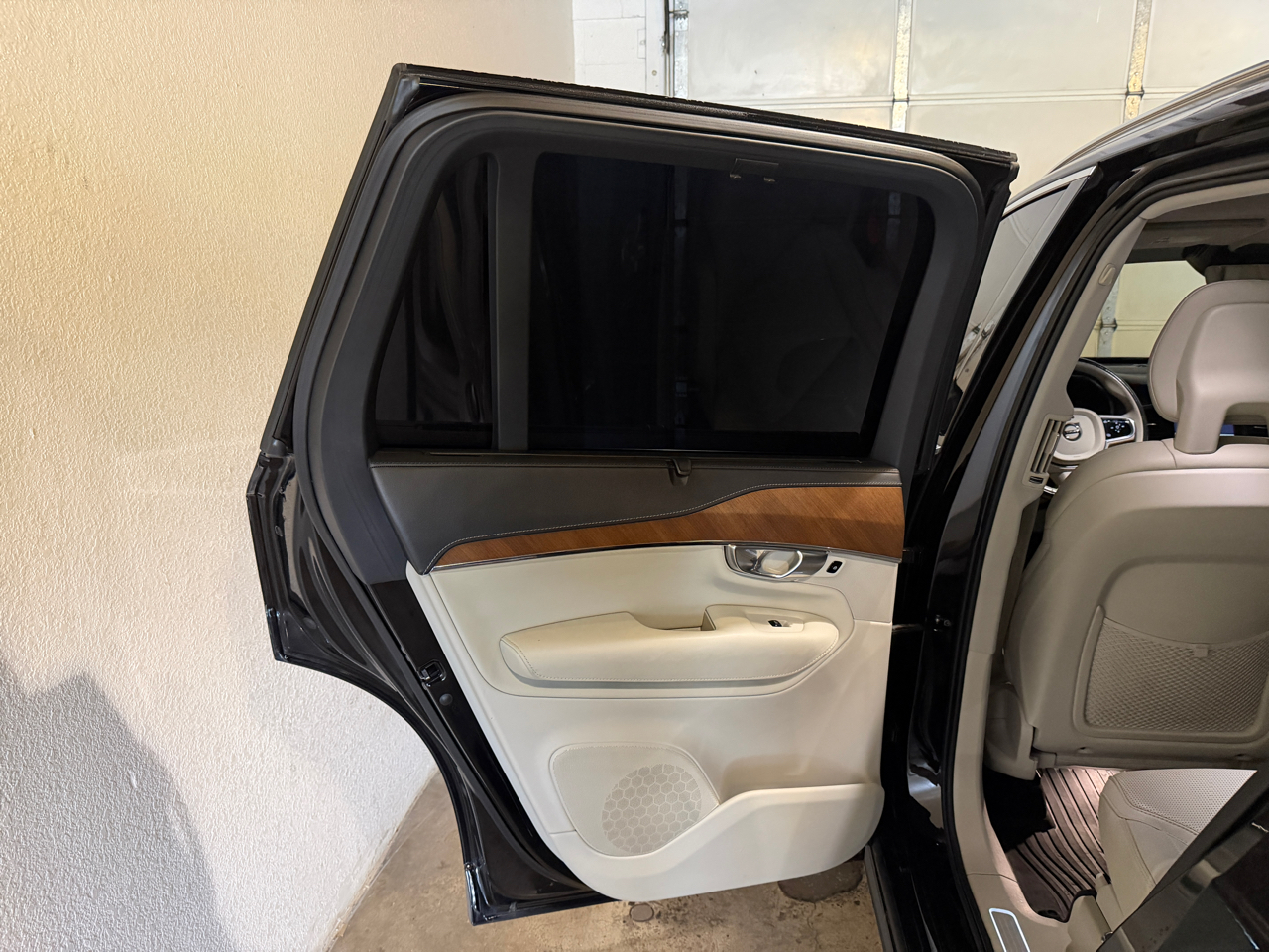 Volvo XC90 T6 Inscription AWD 2017 Volvo XC90 T6 Inscription AWD 2017