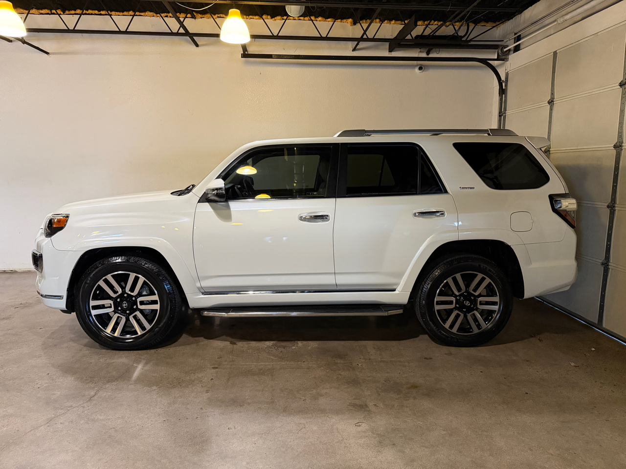 Toyota 4Runner Limited 4WD V6 2016