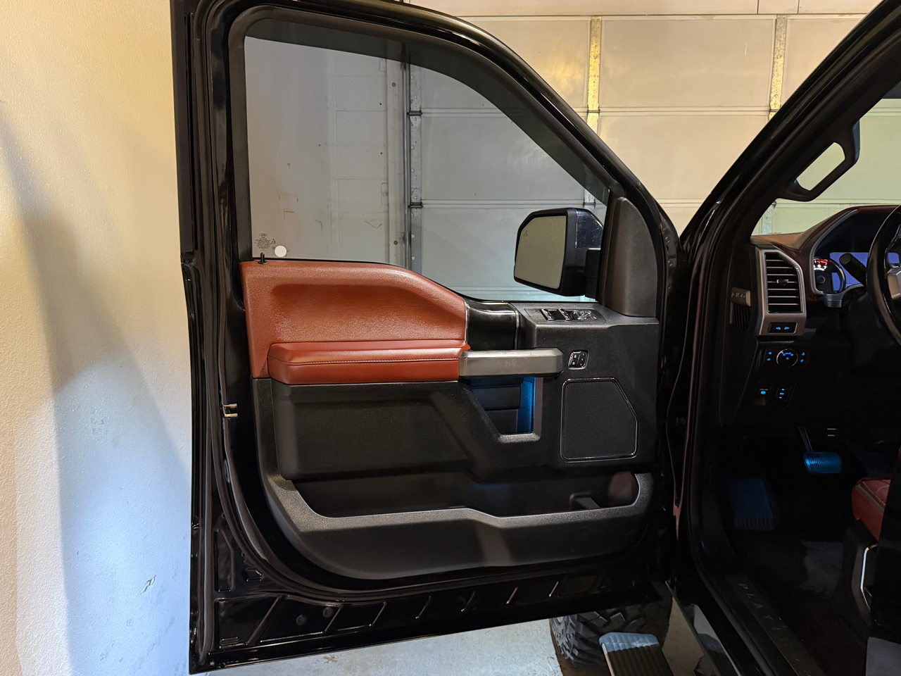Ford F-150 Platinum SuperCrew 5.5-ft. Bed 4WD 2018