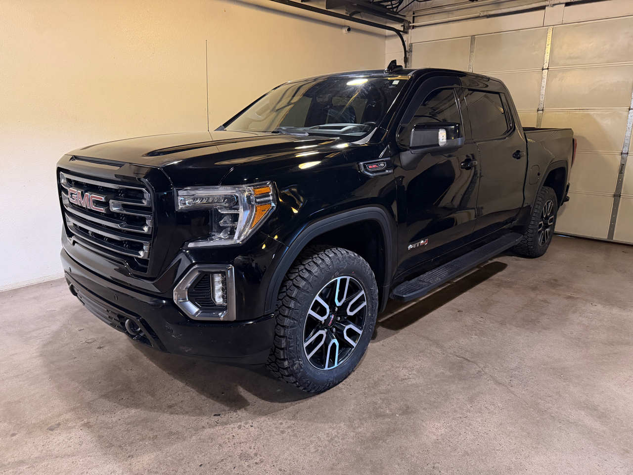 GMC Sierra 1500 AT4 Crew Cab 4WD 2019