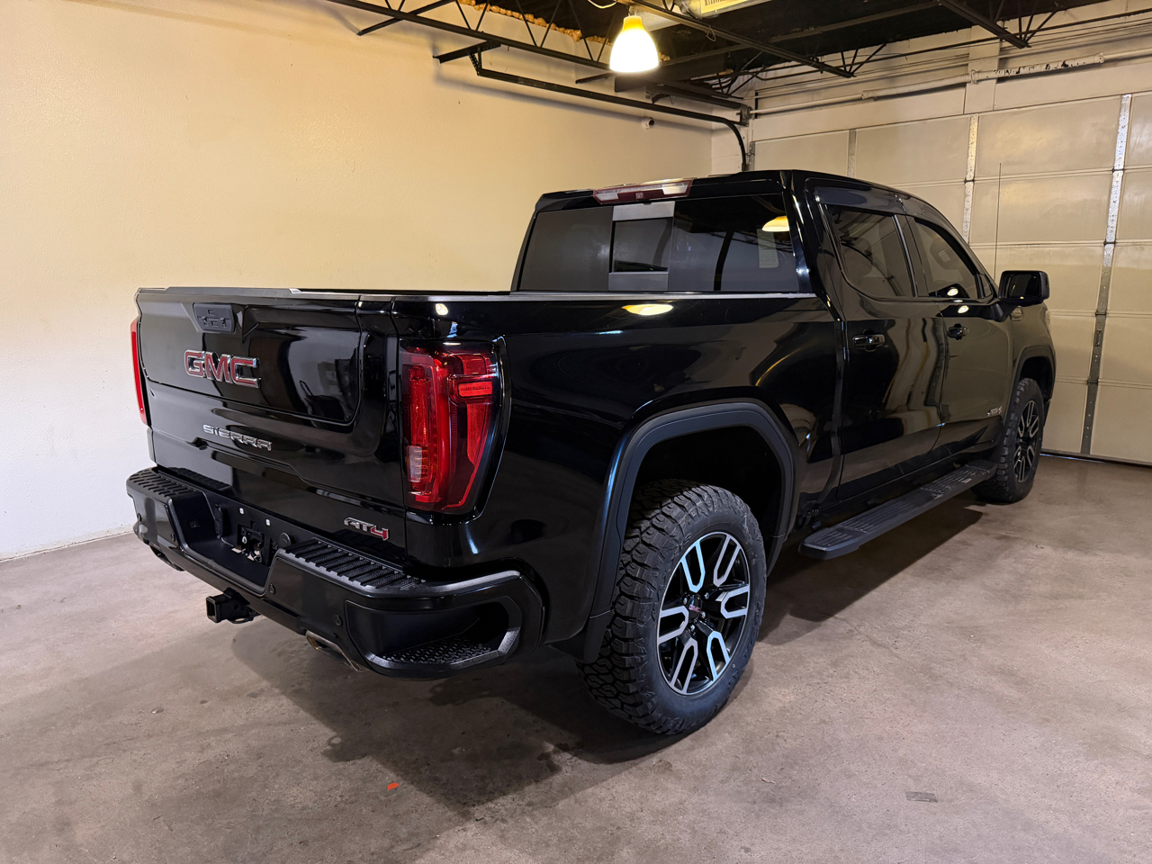 GMC Sierra 1500 AT4 Crew Cab 4WD 2019