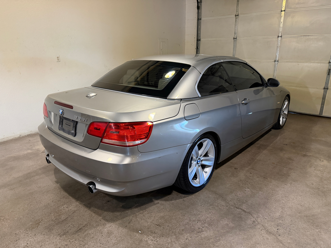 BMW 3-Series 335i Convertible 2009