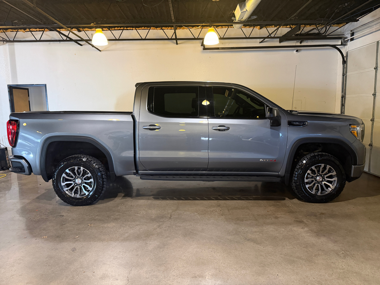 GMC Sierra 1500 AT4 Crew Cab 4WD 2021