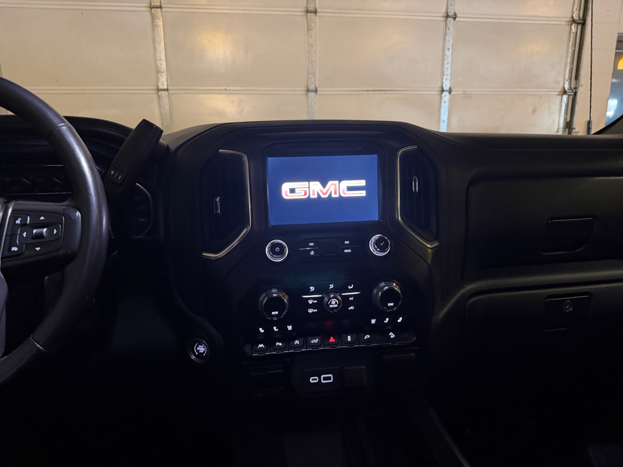 GMC Sierra 1500 AT4 Crew Cab 4WD 2021