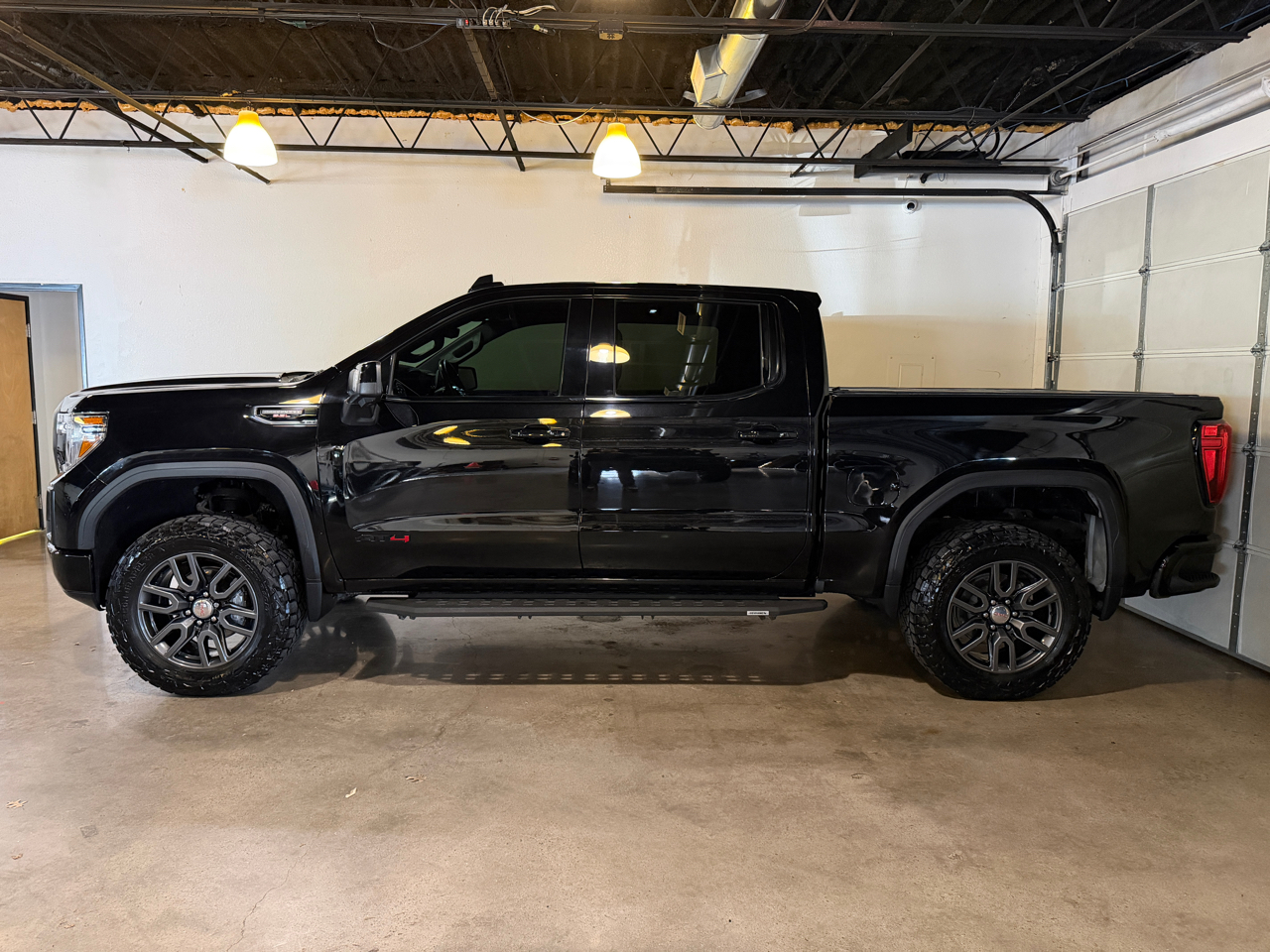 GMC Sierra 1500 AT4 Crew Cab 4WD 2021