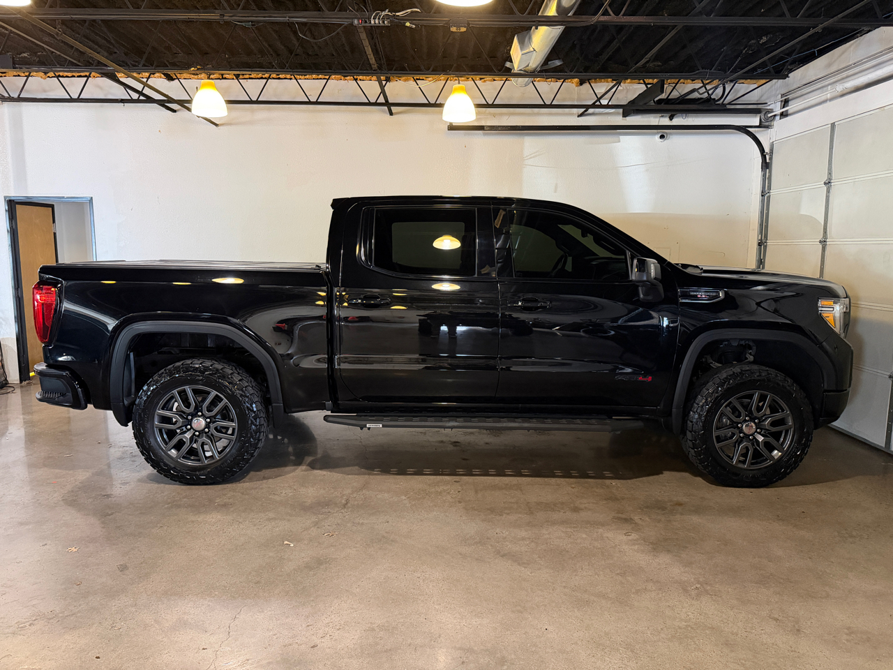 GMC Sierra 1500 AT4 Crew Cab 4WD 2021