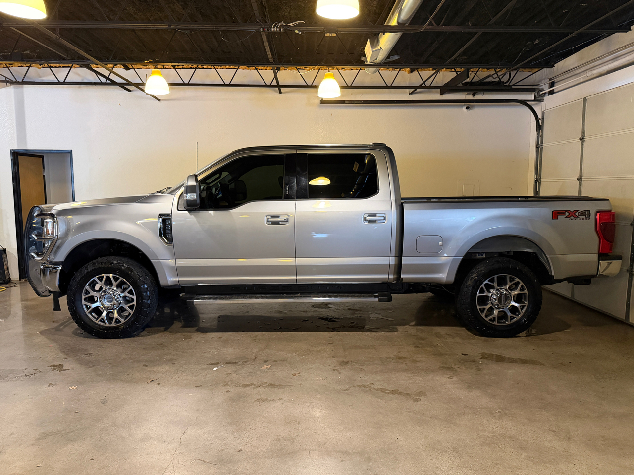 Ford F-250 SD Lariat Crew Cab 4WD 2022