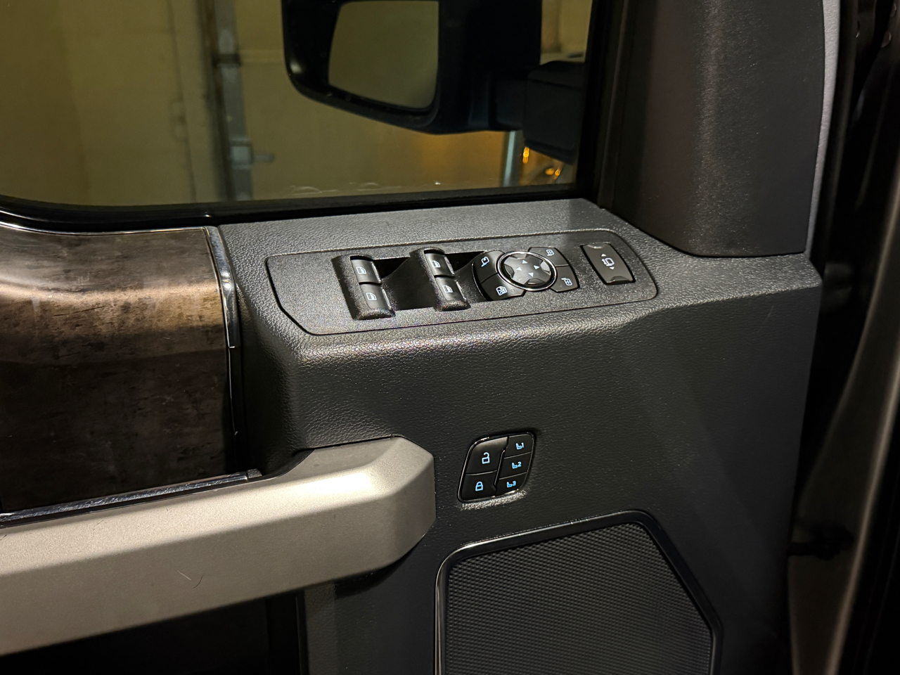 Ford F-250 SD Lariat Crew Cab 4WD 2022