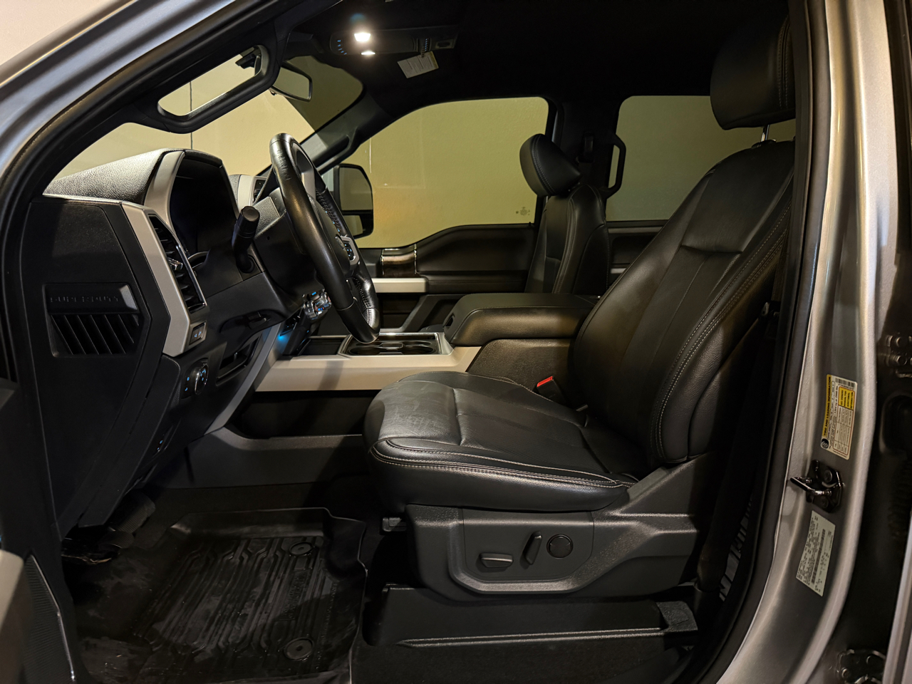 Ford F-250 SD Lariat Crew Cab 4WD 2022